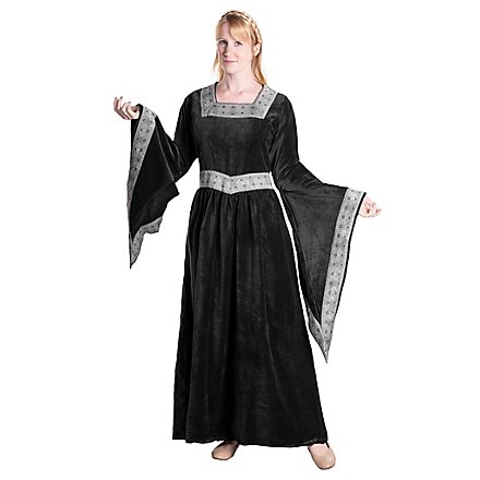 velvet medieval dress The Wedding Dress- the gown Just after the elbows Burgundy Velvet Medieval Dress, Ren