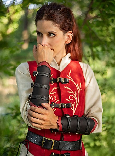Medieval Bracers - Morna