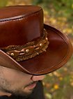 Cappello a cilindro piatto in pelle marrone