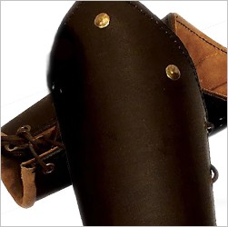 Buy LARP bracers & vambraces made of genuine leather, handcrafted in Berlin, in many fantasy or history-based designs, conveniently and securely online.