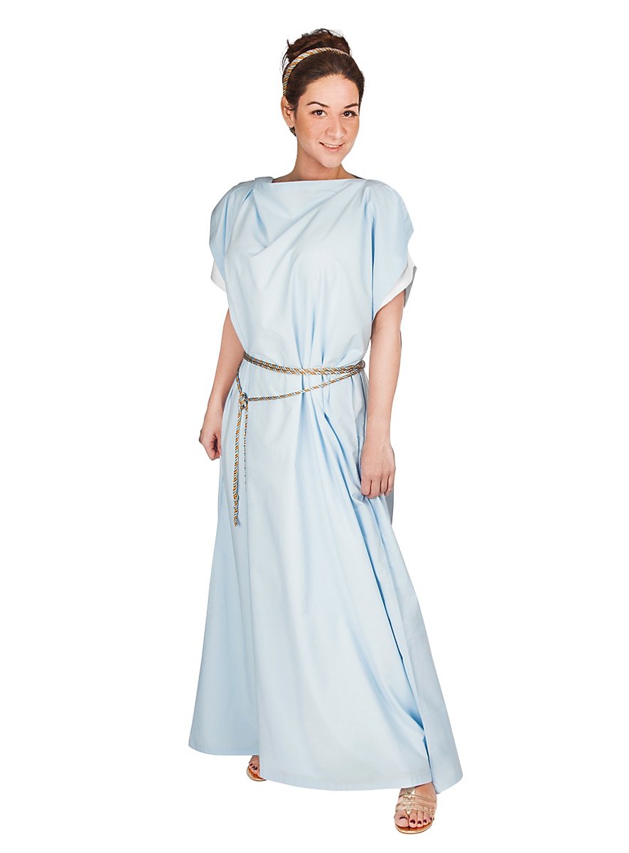 roman priest clothing