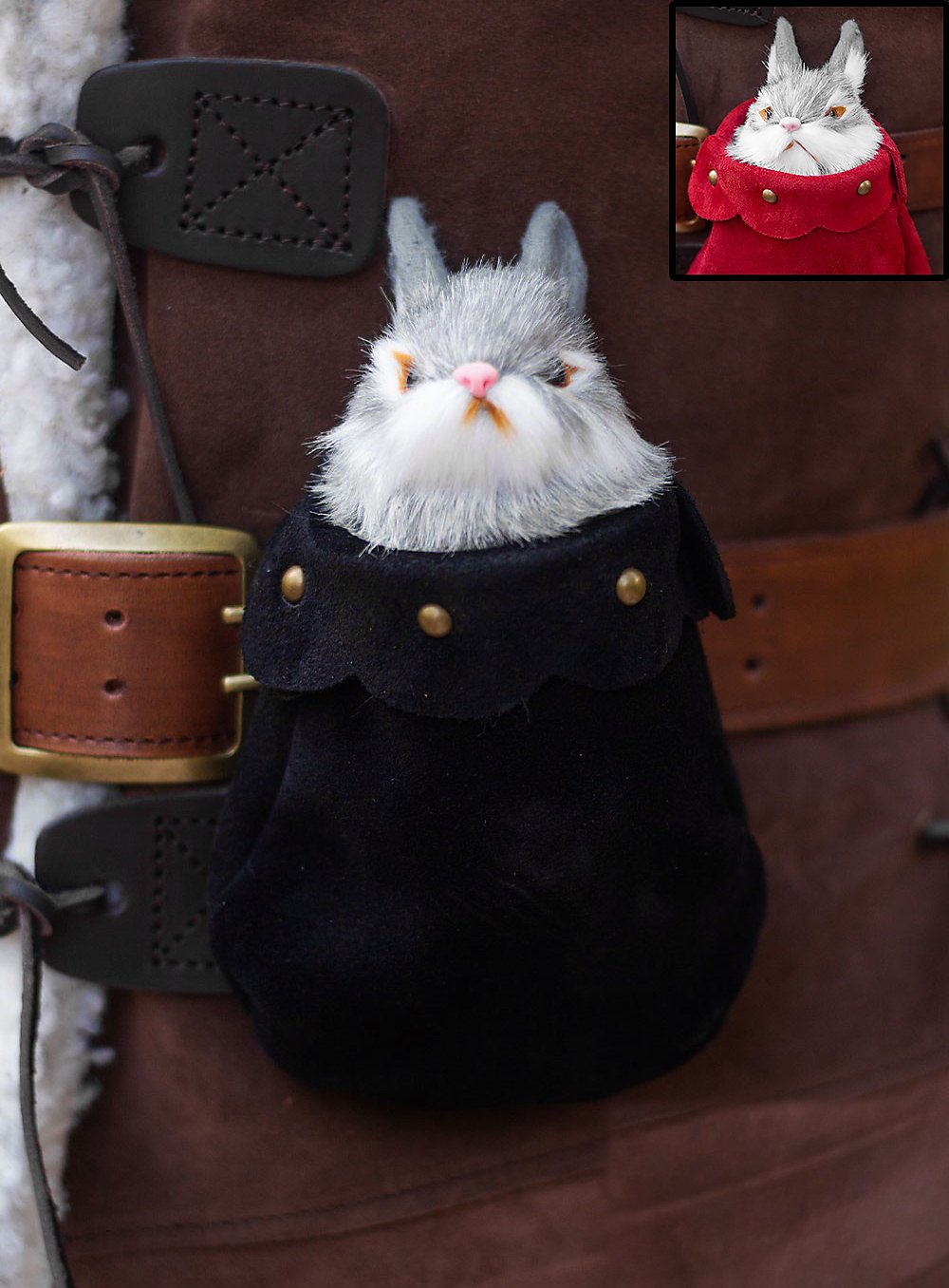 Fur companion in a leather pouch – Roger