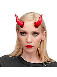 Cornes de diable rouges application latex