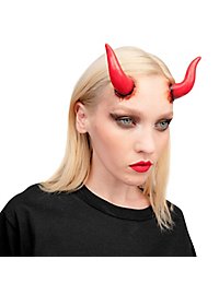Cornes de diable rouges application latex
