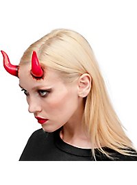 Cornes de diable rouges application latex