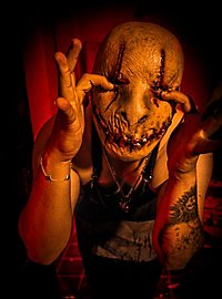 Human Smiley Maske