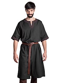 Tunique viking à manches courtes avec bordure noire et marron